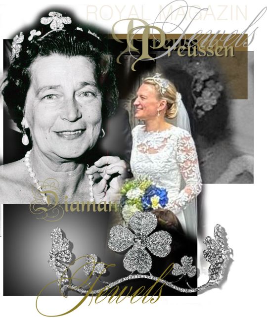The smaller Clover Leaf Tiara Princess Kira of Pruussia|Prussia Clover Leaf Coronet| Empress Auguste Victoria Prussia | Royal Jewels
The Cloverleaf Diadem: A Royal Symbol of Power and Legacy Das Kleeblattdiadem der Kaiserin Auguste Victoria Clover Diadem Shamrock tiara Prussia - Prinz Philipp von Preussen-aline-alvensleben-wedding-2025.clover-tiara-prussia-princes  MARIAGE PRUSSE Prine philippe prusse Aline von Alvensleben Prussian Clover Coronet  Prince Philipp of Prussia  Un mariage breton pour l'arrière-arrière-petit-fils de l'empereur Guillaume II | Point de Vue
vor 1 Tag
Point de Vue
Un mariage breton pour l'arrière-arrière-petit-fils de l'empereur Guillaume II | Point de Vue
Georg Friedrich de Prusse et Sophie, le mariage en images
Paris Match
Georg Friedrich de Prusse et Sophie, le mariage en images
Un mariage breton pour l'arrière-arrière-petit-fils de l'empereur Guillaume II | Point de Vue
vor 1 Tag
Point de Vue
Un mariage breton pour l'arrière-arrière-petit-fils de l'empereur Guillaume II | Point de Vue
Georg Friedrich de Prusse et Sophie, le mariage en images
Paris Match
Georg Friedrich de Prusse et Sophie, le mariage en images
Le mariage breton du prince Philipp de Prusse : la mariée porte le diadème de trèfles de la dernière impératrice allemande
Histoires Royales
Le mariage breton du prince Philipp de Prusse : la mariée porte le diadème de trèfles de la dernière impératrice allemande
Un mariage breton pour l'arrière-arrière-petit-fils de l'empereur Guillaume II | Point de Vue
vor 1 Tag
Point de Vue
Un mariage breton pour l'arrière-arrière-petit-fils de l'empereur Guillaume II | Point de Vue
Mariage du prince Franz Wilhelm de Prusse – Noblesse & Royautés
Noblesse & Royautés
Mariage du prince Franz Wilhelm de Prusse – Noblesse & Royautés
Prusse – Page 4 – Noblesse & Royautés
Noblesse & Royautés
Prusse – Page 4 – Noblesse & Royautés
Georg Friedrich de Prusse et Sophie, le mariage en images
Paris Match
Georg Friedrich de Prusse et Sophie, le mariage en images
Mariage du prince Georg Friedrich de Prusse et de la princesse Sophie d'Isembourg (1ère partie) – Noblesse & Royautés
Noblesse & Royautés
Mariage du prince Georg Friedrich de Prusse et de la princesse Sophie d'Isembourg (1ère partie) – Noblesse & Royautés
Philip Kirill de Prusse, au service de Dieu et de la monarchie
Monarchies et Dynasties du monde
Philip Kirill de Prusse, au service de Dieu et de la monarchie
Wedding of Prince Philipp of Prussia | The Royal Watcher
The Royal Watcher
Wedding of Prince Philipp of Prussia | The Royal Watcher
Prusse – Page 4 – Noblesse & Royautés
Noblesse & Royautés
Prusse – Page 4 – Noblesse & Royautés
Mariage du roi Frederick William III et de la reine Victoria de Prusse, 1858 Photo Stock - Alamy
Alamy
Mariage du roi Frederick William III et de la reine Victoria de Prusse, 1858 Photo Stock - Alamy
Photo : Le prince Georges-Frédéric de Prusse et sa femme Sophie - Cérémonie religieuse du Mariage du prince Ernst August Jr de Hanovre et de Ekaterina Malysheva en l'église Marktkirche de Hanovre
Purepeople
Photo : Le prince Georges-Frédéric de Prusse et sa femme Sophie - Cérémonie religieuse du Mariage du prince Ernst August Jr de Hanovre et de Ekaterina Malysheva en l'église Marktkirche de Hanovre
Wedding of Prince Philipp of Prussia | The Royal Watcher
The Royal Watcher
Wedding of Prince Philipp of Prussia | The Royal Watcher
Deux grandes familles s'unissent en Allemagne • L'Éventail
L'Eventail
Deux grandes familles s'unissent en Allemagne • L'Éventail
Le prince Alexander de Prusse s'est marié le jour de la Saint-Valentin
Histoires Royales
Le prince Alexander de Prusse s'est marié le jour de la Saint-Valentin
La princess Marie-Louise de Prusse et le comte Rudolf zu Schoenburg-Glauchau au mariage du prince Georg Friedrich de Prusse et de la princesse Sophie d'Isenburg, célébré religieusement en l'église de la paix
Pinterest
La princess Marie-Louise de Prusse et le comte Rudolf zu Schoenburg-Glauchau au mariage du prince Georg Friedrich de Prusse et de la princesse Sophie d'Isenburg, célébré religieusement en l'église de la paix
Gotha d'hier et d'aujourd'hui 2: Mariage de Friedrich Wilhelm de Prusse et de Ehrengard von Reden (1976)
Gotha d'hier et d'aujourd'hui 2
Gotha d'hier et d'aujourd'hui 2: Mariage de Friedrich Wilhelm de Prusse et de Ehrengard von Reden (1976)
La princesse Viktoria Luise de Prusse et Ferdinand de Leiningen
Journal des Femmes
La princesse Viktoria Luise de Prusse et Ferdinand de Leiningen
Georg Friedrich de Prusse et Sophie, le mariage en images
Paris Match
Georg Friedrich de Prusse et Sophie, le mariage en images
Mariage du prince Georg Friedrich et de la princesse Sophie de Prusse : photos officielles – Noblesse & Royautés
Noblesse & Royautés
Mariage du prince Georg Friedrich et de la princesse Sophie de Prusse : photos officielles – Noblesse & Royautés
Mariage du prince Franz Wilhelm de Prusse – Noblesse & Royautés
Noblesse & Royautés
Mariage du prince Franz Wilhelm de Prusse – Noblesse & Royautés
La princesse Viktoria Luise de Prusse et Ferdinand de Leiningen
Journal des Femmes
La princesse Viktoria Luise de Prusse et Ferdinand de Leiningen
Le mariage du prince Philippos de Grèce et de la princesse Nina à Athènes
Histoires Royales
Le mariage du prince Philippos de Grèce et de la princesse Nina à Athènes
Grand mariage dans le Somerset : James Tollemache et Florence de Prusse | Gothanjou
Gothanjou
Grand mariage dans le Somerset : James Tollemache et Florence de Prusse | Gothanjou
Georg Friedrich de Prusse et Sophie, le mariage en images
Paris Match
Georg Friedrich de Prusse et Sophie, le mariage en images
Mariage princier à Potsdam : les invités du Gotha – Noblesse & Royautés
Noblesse & Royautés
Mariage princier à Potsdam : les invités du Gotha – Noblesse & Royautés
Deux grandes familles s'unissent en Allemagne • L'Éventail
L'Eventail
Deux grandes familles s'unissent en Allemagne • L'Éventail
Mariage de Joachim de Prusse à Majorque – Noblesse & Royautés
Noblesse & Royautés
Mariage de Joachim de Prusse à Majorque – Noblesse & Royautés
Georges-Frédéric de Prusse — Wikipédia
Wikipédia
Georges-Frédéric de Prusse — Wikipédia
Mariage de Joachim de Prusse à Majorque – Noblesse & Royautés
Noblesse & Royautés
Mariage de Joachim de Prusse à Majorque – Noblesse & Royautés
Victoria-Louise de Prusse - Mémoires de Guerre
Mémoires de Guerre
Victoria-Louise de Prusse - Mémoires de Guerre
Mariage princier à Potsdam : les invités du Gotha – Noblesse & Royautés
Noblesse & Royautés
Mariage princier à Potsdam : les invités du Gotha – Noblesse & Royautés
Georg Friedrich de Prusse et Sophie, le mariage en images
Paris Match
Georg Friedrich de Prusse et Sophie, le mariage en images
Photo : Stephan Leopold de Lippe et sa femme la comtesse Maria de Solms-Laubach au mariage du prince Georg Friedrich de Prusse et de la princesse Sophie d'Isenburg, célébré religieusement en l'église
Purepeople
Photo : Stephan Leopold de Lippe et sa femme la comtesse Maria de Solms-Laubach au mariage du prince Georg Friedrich de Prusse et de la princesse Sophie d'Isenburg, célébré religieusement en l'église
Mariage de Joachim de Prusse à Majorque – Noblesse & Royautés
Noblesse & Royautés
Mariage de Joachim de Prusse à Majorque – Noblesse & Royautés
Wedding of Prince Philipp of Prussia | The Royal Watcher
The Royal Watcher
Wedding of Prince Philipp of Prussia | The Royal Watcher
Frédéric-Guillaume de Prusse — Wikipédia
Wikipédia
Frédéric-Guillaume de Prusse — Wikipédia
Royaume de Prusse — Wikipédia
Wikipédia
Royaume de Prusse — Wikipédia
Mariage princier à Potsdam : les invités du Gotha – Noblesse & Royautés
Noblesse & Royautés
Mariage princier à Potsdam : les invités du Gotha – Noblesse & Royautés
Mariage du roi Frederick William III et de la reine Victoria de Prusse, 1858 Photo Stock - Alamy
Alamy
Mariage du roi Frederick William III et de la reine Victoria de Prusse, 1858 Photo Stock - Alamy
Charlotte de Prusse (1860-1919) — Wikipédia
Wikipédia
Charlotte de Prusse (1860-1919) — Wikipédia
Gotha d'hier et d'aujourd'hui 2: Mariage de Friedrich Wilhelm de Prusse et de Ehrengard von Reden (1976)
Gotha d'hier et d'aujourd'hui 2
Gotha d'hier et d'aujourd'hui 2: Mariage de Friedrich Wilhelm de Prusse et de Ehrengard von Reden (1976)
Le mariage du prince Philippos de Grèce et de la princesse Nina à Athènes
Histoires Royales
Le mariage du prince Philippos de Grèce et de la princesse Nina à Athènes
Mariage du duc Philipp d'Oldenbourg et de la comtesse Fiona Khuen von Belasi-Lützow – Noblesse & Royautés
Noblesse & Royautés
Mariage du duc Philipp d'Oldenbourg et de la comtesse Fiona Khuen von Belasi-Lützow – Noblesse & Royautés
Wedding of Prince Philipp of Prussia | The Royal Watcher
The Royal Watcher
Wedding of Prince Philipp of Prussia | The Royal Watcher
Mariage princier à Potsdam : les invités du Gotha – Noblesse & Royautés
Noblesse & Royautés
Mariage princier à Potsdam : les invités du Gotha – Noblesse & Royautés
Mariage princier à Potsdam : les invités du Gotha – Noblesse & Royautés
Noblesse & Royautés
Mariage princier à Potsdam : les invités du Gotha – Noblesse & Royautés
Philip Kirill de Prusse, au service de Dieu et de la monarchie
Monarchies et Dynasties du monde
Philip Kirill de Prusse, au service de Dieu et de la monarchie
Le mariage du prince Philippos de Grèce et de la princesse Nina à Athènes
Histoires Royales
Le mariage du prince Philippos de Grèce et de la princesse Nina à Athènes
Mariage princier à Potsdam : les invités du Gotha – Noblesse & Royautés
Noblesse & Royautés
Mariage princier à Potsdam : les invités du Gotha – Noblesse & Royautés
Mariage royal en Bavière • L'Éventail
L'Éventail
Mariage royal en Bavière • L'Éventail
Mariage : Philipp Prinz von Preussen & Aline von Alvensleben | Gothanjou
Gothanjou
Mariage : Philipp Prinz von Preussen & Aline von Alvensleben | Gothanjou
Le mariage du prince Philippos de Grèce et de la princesse Nina à Athènes
Histoires Royales
Le mariage du prince Philippos de Grèce et de la princesse Nina à Athènes
Mariage princier à Potsdam : les invités du Gotha – Noblesse & Royautés
Noblesse & Royautés
Mariage princier à Potsdam : les invités du Gotha – Noblesse & Royautés
Mariage du roi Frederick William III et de la reine Victoria de Prusse, 1858 Photo Stock - Alamy
Alamy
Mariage du roi Frederick William III et de la reine Victoria de Prusse, 1858 Photo Stock - Alamy
Le mariage du prince Philippos de Grèce et de la princesse Nina à Athènes
Die übrigen Suchergebnisse enthalten vielleicht nicht das, wonach du gesucht hast. Trotzdem weitere Suchergebnisse anzeigen
Einige Ergebnisse wurden möglicherweise aufgrund der Bestimmungen des europäischen Datenschutzrechts entfernt. Weitere Informationen
Le Télégramme
Chapeaux, diadème... Un mariage princier célébré à Tréguier | Le TélégrammeChapeaux, diadème... Un mariage princier
diadème... Un mariage princier 