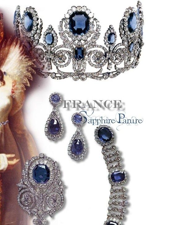 du collier de la parure de saphirs de la reine Marie-Amélie et de la Reine Hortense et de la boucle d’oreille de la parure de saphirs de la reine Marie-Amélie et de la Reine Hortense. Cette parure a été modifiée au gré de ses détentrices. Elle est demeurée propriété de la branche d’Orléans jusqu’en 1985. A noter que ni le nom du commanditaire ni celui du joaillier ne sont connus. On retrouve trace de cette parure dans un courrier du duc d’Orléans, futur Louis-Philippe, adressé à Hortense de Beauharnais, afin que le premier en fasse l’acquisition. Il est possible que l’impératrice Joséphine ait légué le bijou à sa fille Hortense. La légende familiale évoque même une thèse invérifiable : la parure aurait appartenu par le passé à Marie-Antoinette.
